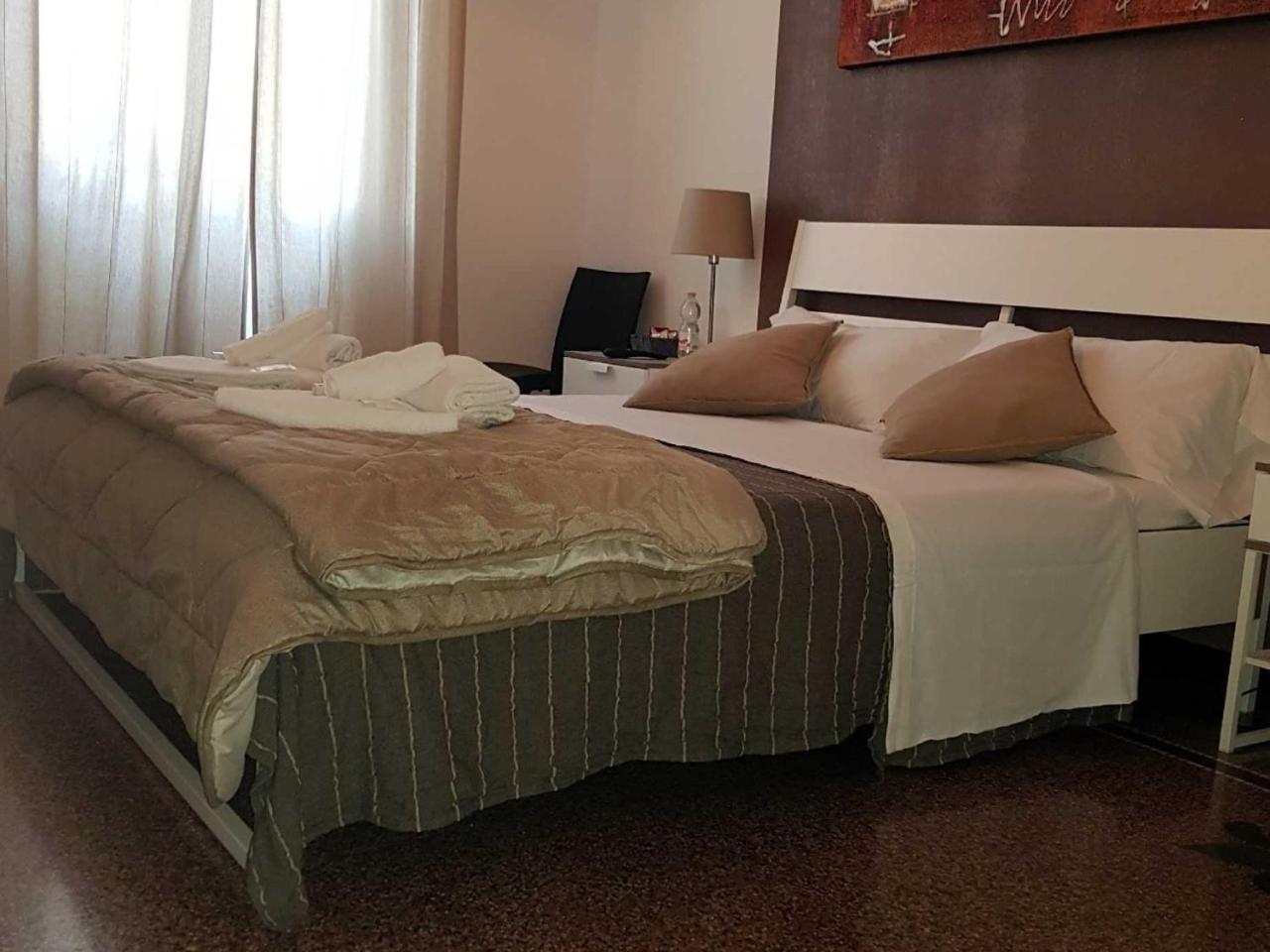 Central Rooms Генуа Екстериор снимка